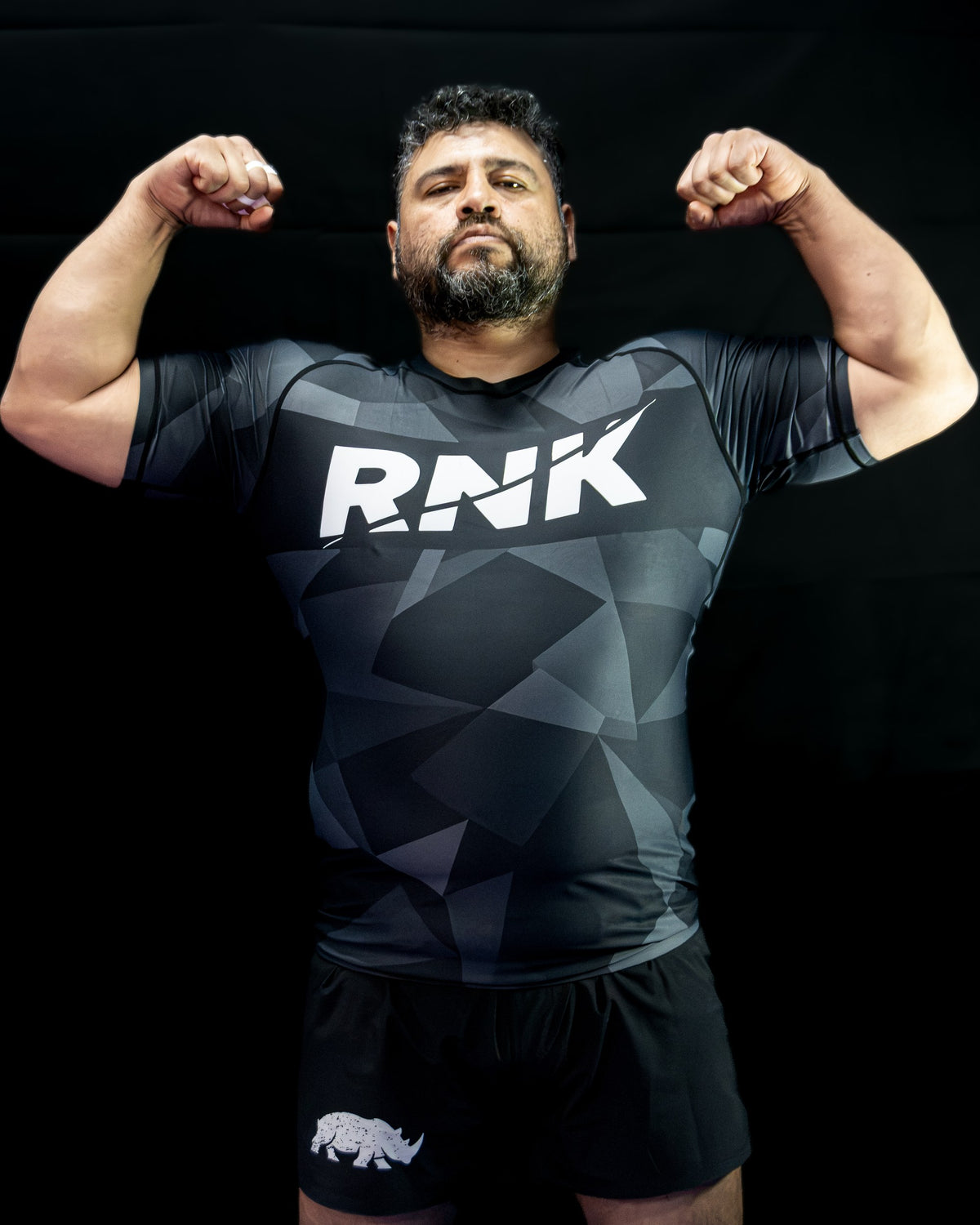 Rashguard Héroe · Geométrico Negro
