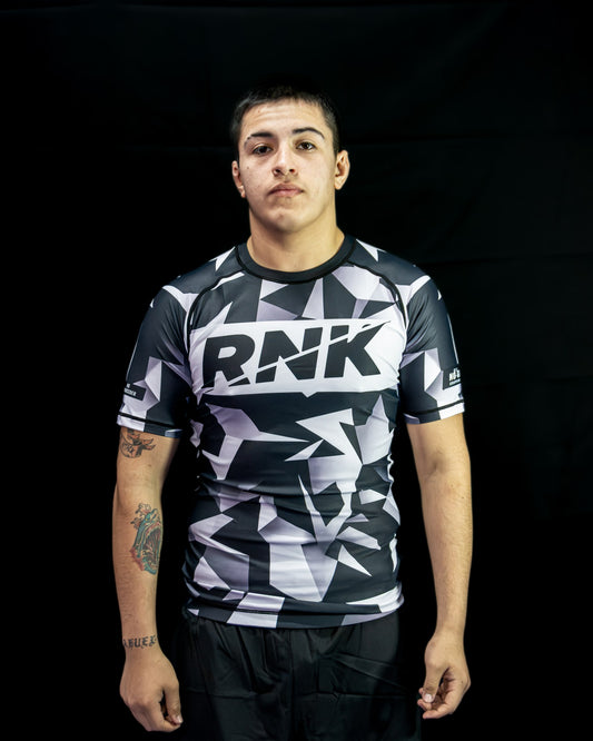 Rashguard Geométrico Blanco/Negro